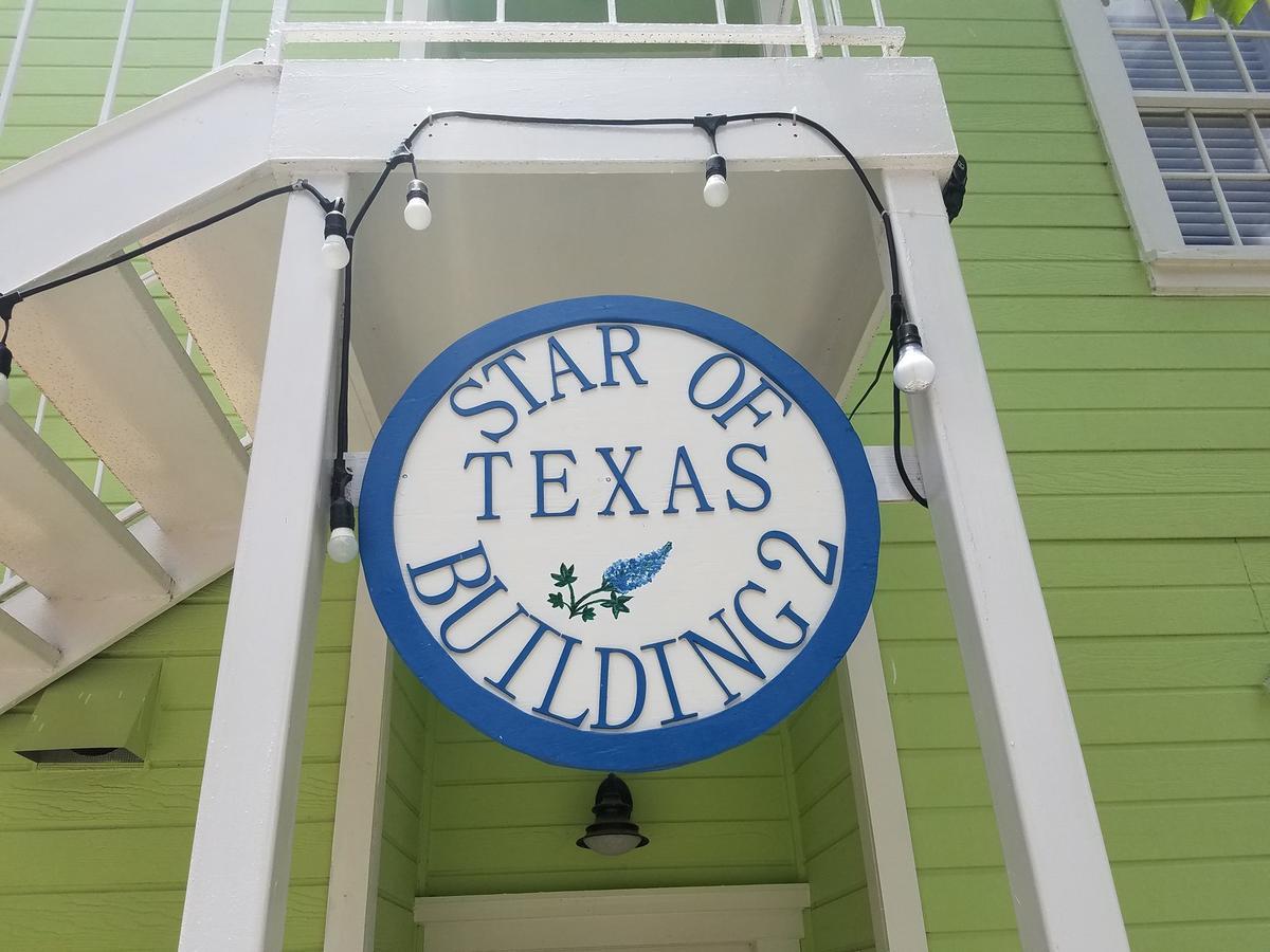 Star Of Texas Inn Building Two Austin Extérieur photo